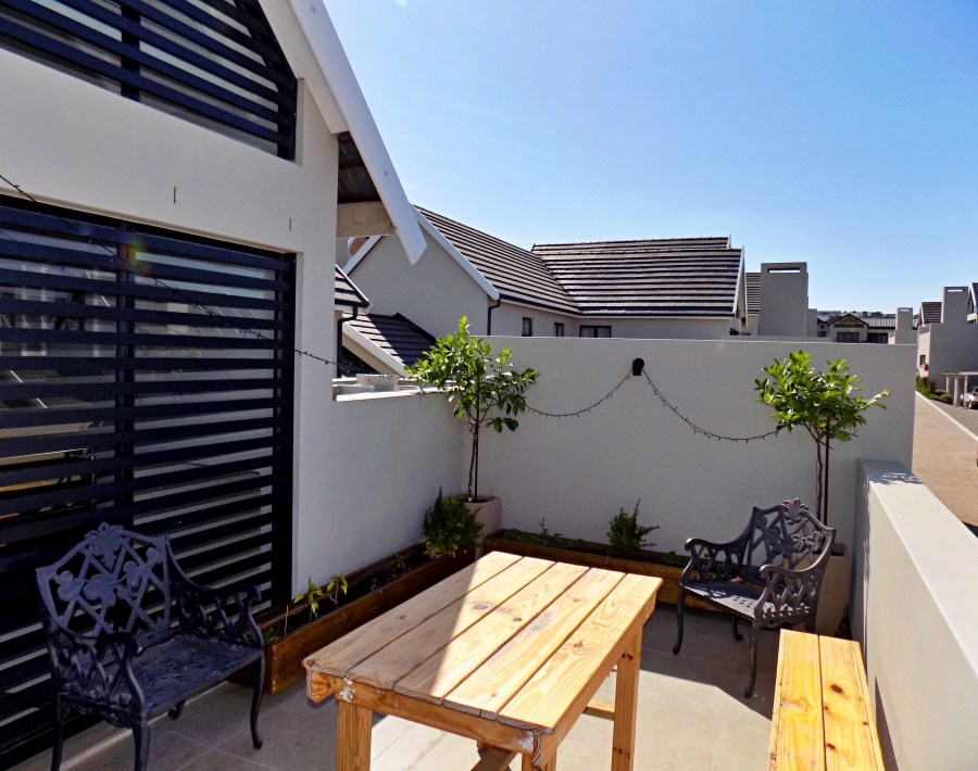 2 Bedroom Property for Sale in Hartland Lifestyle Estate Western Cape